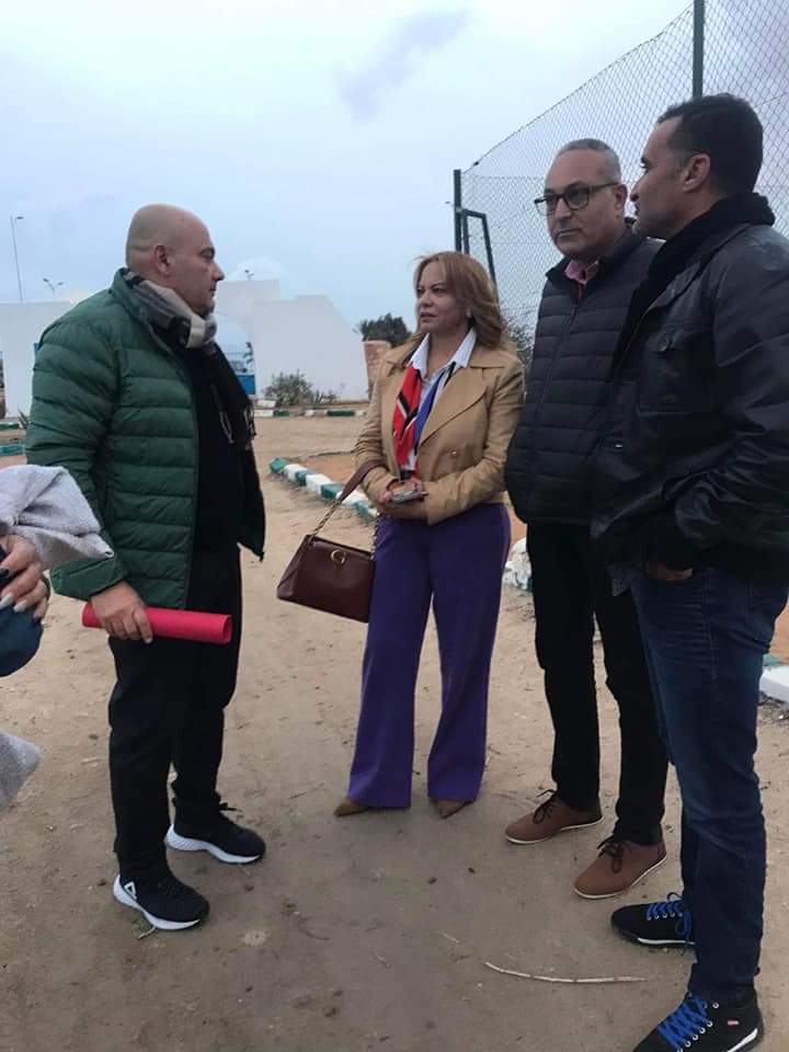 رئيسة الجامعة التونسية للتنس تزور نادي التنس بجربة
