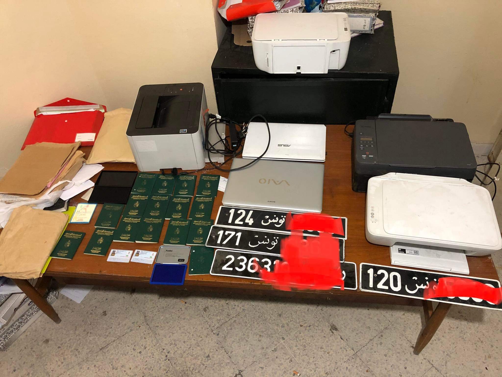 سوسة .. الإيقاع بشبكة مختصة في تزوير وثائق رسمية