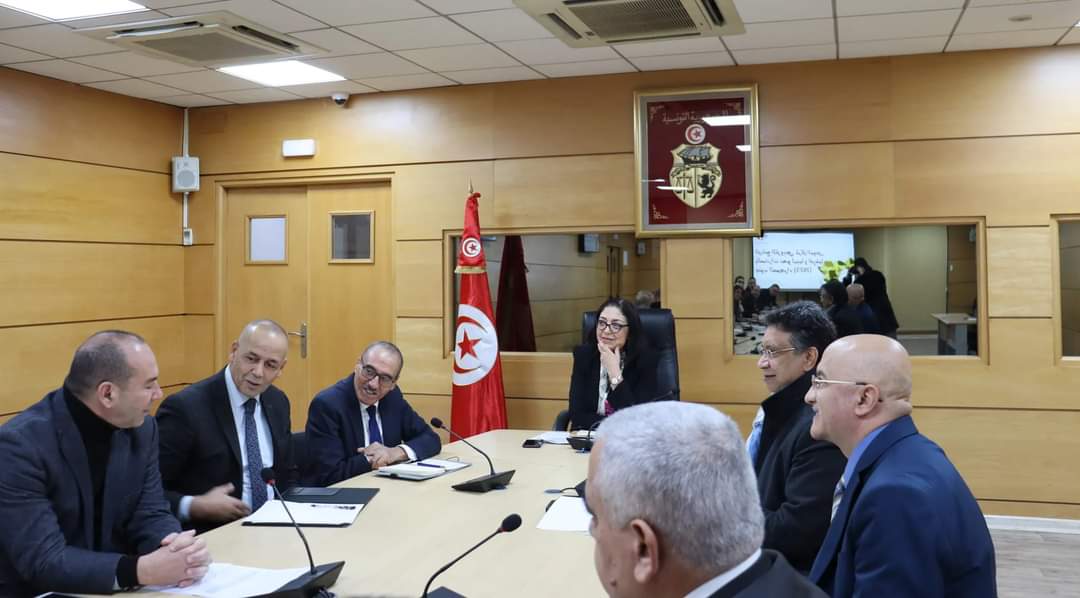 وزيرة التجارة تعلن عن تكوين فريق تونس للتصدير 