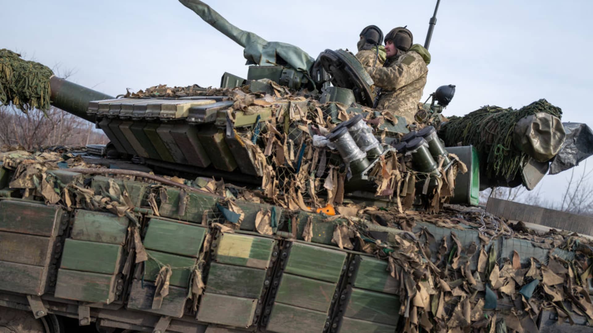 حرب أوكرانيا تحتدم في الشمال والشرق.. وكييف تطالب بمزيد من الأسلحة