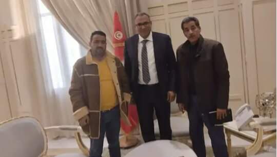  منوبة.. وزير التربية الجديد يطلع على ملف الاستقالة الجماعية لمديري المدارس