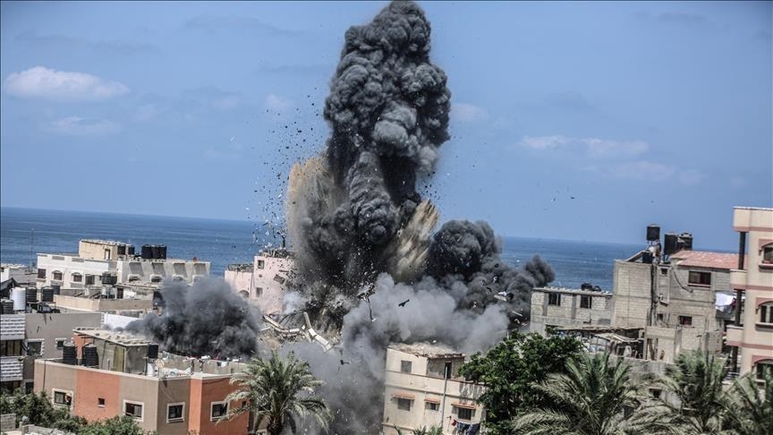 إسرائيل تقصف أهدافا في غزة بعد إطلاق صاروخ من القطاع