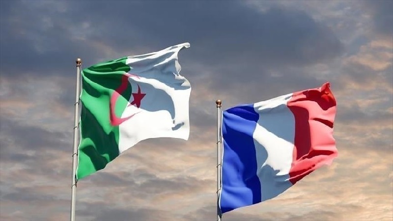   الجزائر تنفي تعليق منح التأشيرات السياحية للفرنسيين