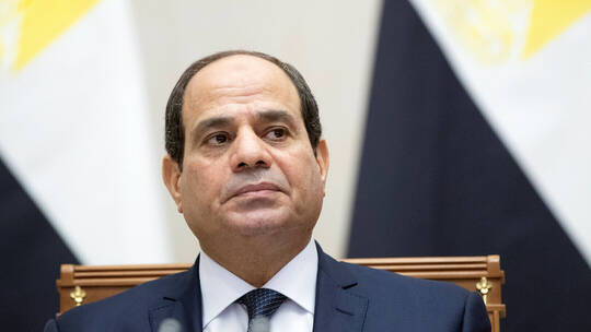  الرئيس المصري يتحدث عن شائعات بيع قناة السويس بـ"تريليون دولار"
