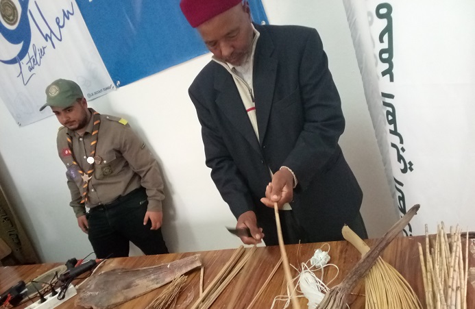 مشروع الورشات الزرقاء بقرقنة : حين يستثمر الشباب طاقاته  في تثمين النفايات البحرية 