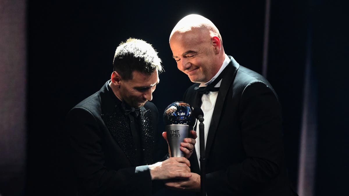  عادل رقم رونالدو وليفاندوفسكي: ميسي يتوج بجائزة أفضل لاعب في العالم 