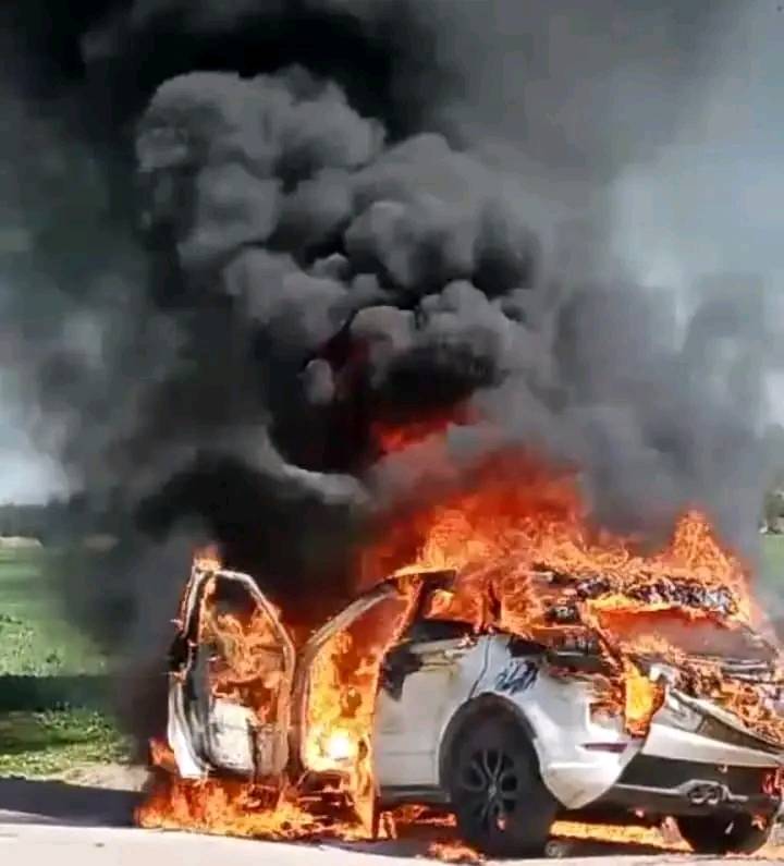 بوسالم.. احتراق سيارة بالكامل