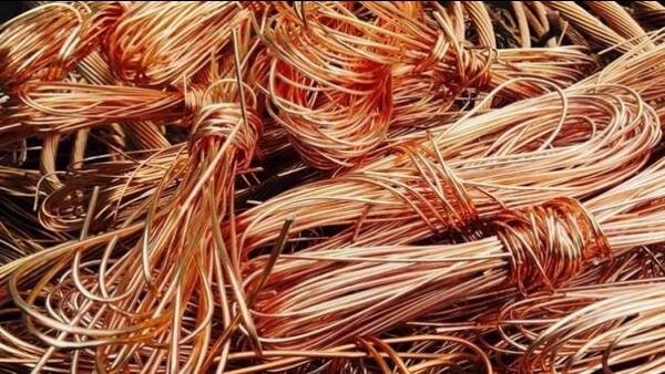 حجز أكثر من 400 طن من مادة النحاس مجهولة المصدر