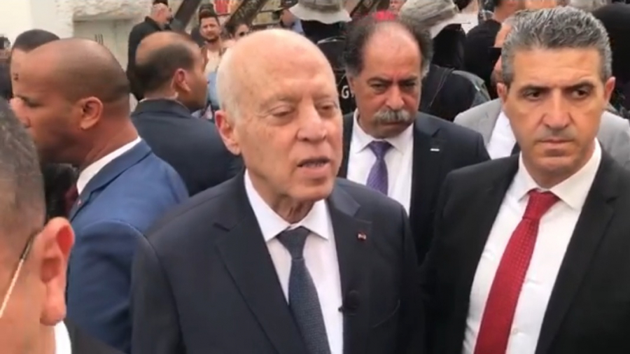 سعيد في زيارة فجئية لمؤسسة "سنيب" | "الصباح" و"لابراس" جزء من تاريخ تونس.. ولا للتفريط فيهما