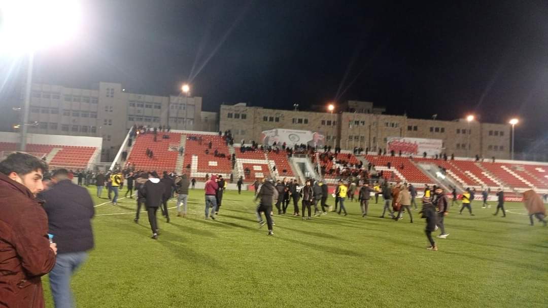 بسبب اقتحام  قوات الاحتلال لملعب المباراة: إصابات بالجملة في نهائي كأس فلسطين 