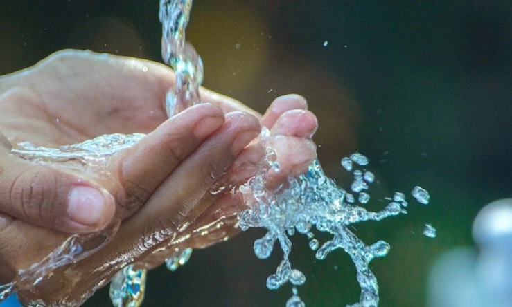 ابتداء من اليوم.. تحجير استعمال الماء الصالح للشرب لتنظيف الشوارع وغسل السيارات 