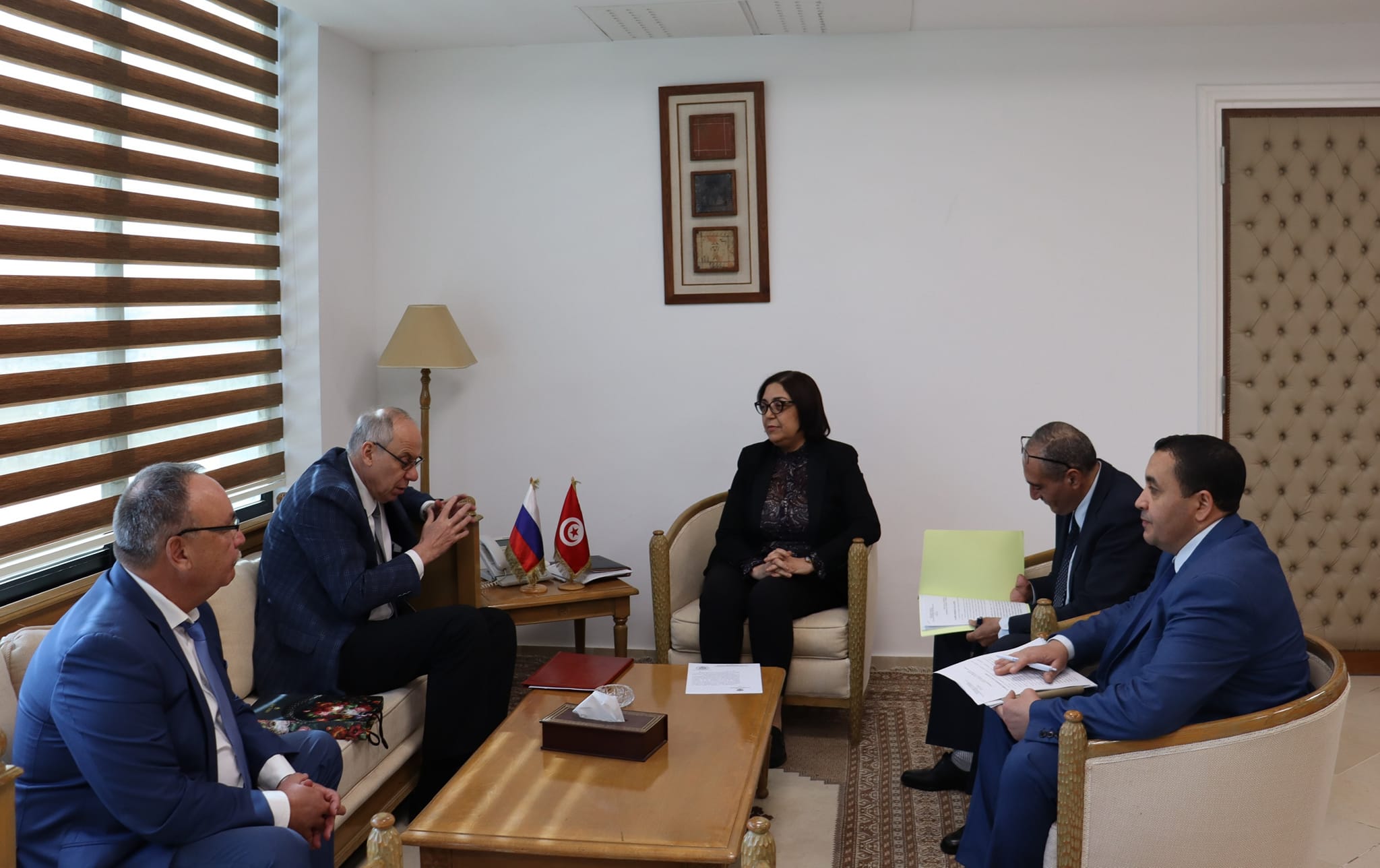 الاستحقاقات الثنائية محور لقاء وزيرة التجارة بسفير روسيا بتونس