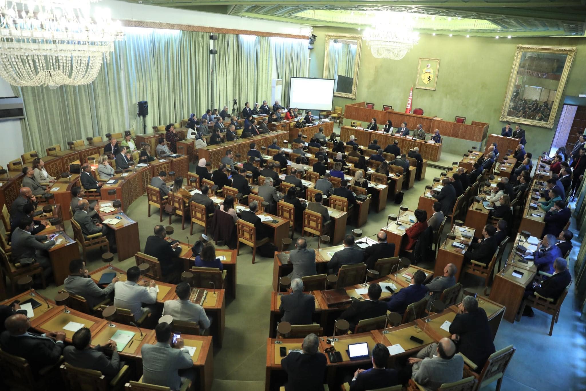 تباين في آراء النواب وصمت داخل رئاسة البرلمان .. جلسة التصويت على النظام الداخلي "سرية" أم بحضور الإعلام ؟