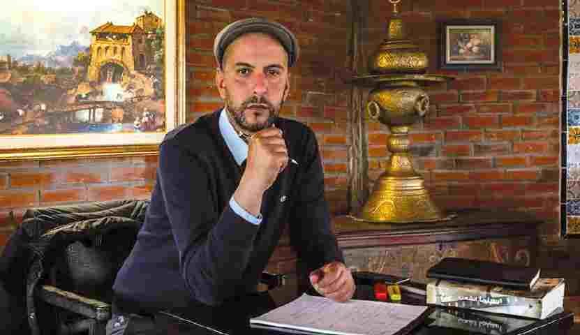  "السيناريست" عماد الدين الحكيم لـ"الصباح":  مشكل الأعمال الدرامية استبعاد كُتّاب السيناريو!