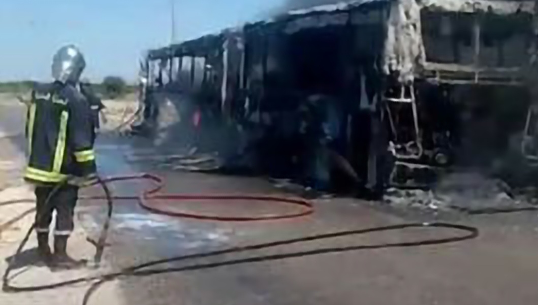 القيروان..اشتعال حافلة لنقل العملة بالكامل