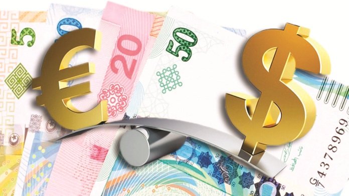 تراجع أمام اليورو وارتفع مقابل الدولار   |  الدينار التونسي.. صلابة أم انهيار؟