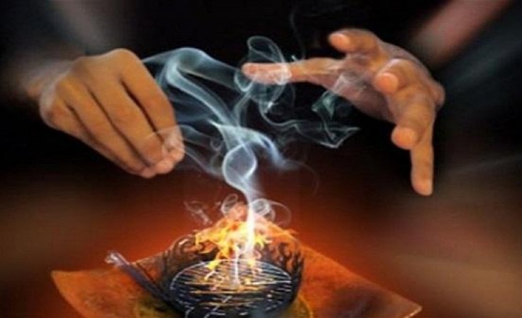 نابل /يدعي معالجتهن من الجن العاشق ...ايقاف عراف يوقع بالفتيات ويبتزهن بنشر صور اباحية  