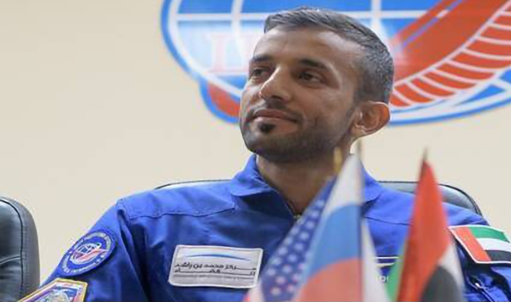 سابقة في تاريخ العرب.. رائد الفضاء الإماراتي ينجح في خوض مهمة سير في الفضاء