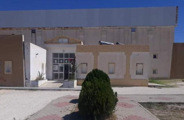 الوسلاتية..آنطلاق أشغال صيانة القاعة المغطاة بـ197 الف دينار الوسلاتية..آنطلاق أشغال صيانة القاعة المغطاة بـ197 الف دينار