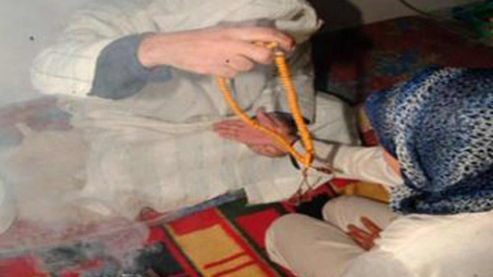 يصطادون ضحاياهم من "الفايسبوك" |  مشعوذون يستدرجون حريفاتهم.. يغتصبوهن.. ثم يبتزوهن بـ"فيديوهات"!!