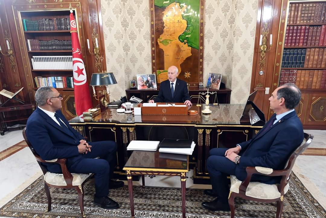  رئيس الجمهورية: يجب التوصل إلى حل في أقرب الآجال لوضع حد نهائي لأزمة حجب الأعداد