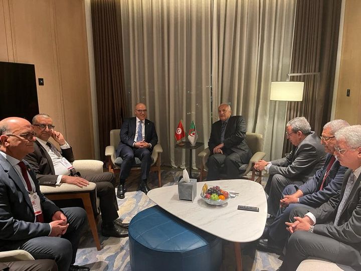 سبل الارتقاء بالتعاون الثنائي بين تونس والجزائر محور لقاء بين وزير الخارجية ونظيره الجزائري