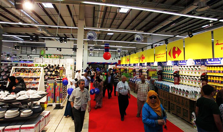 يعيش في مهب المناسبات ..  التونسي يتخبط  في دوامة المصاريف