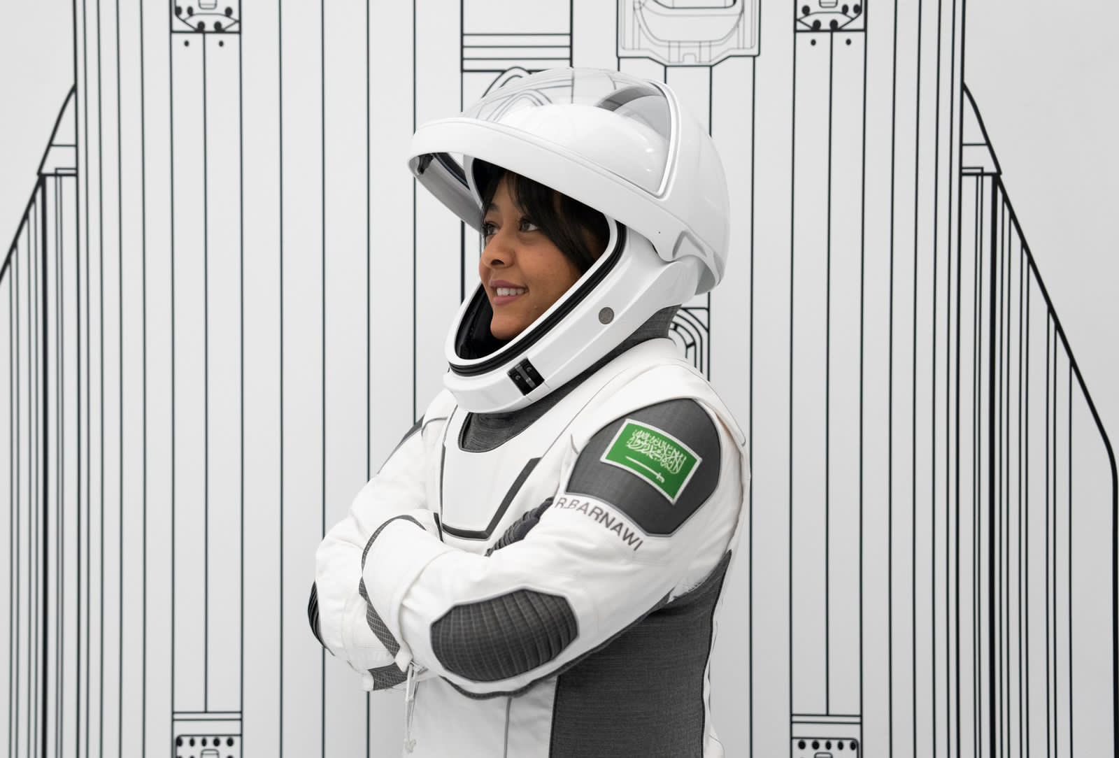السعودية / ريانة برناوي.. أول امرأة عربية مسلمة تحلق في الفضاء
