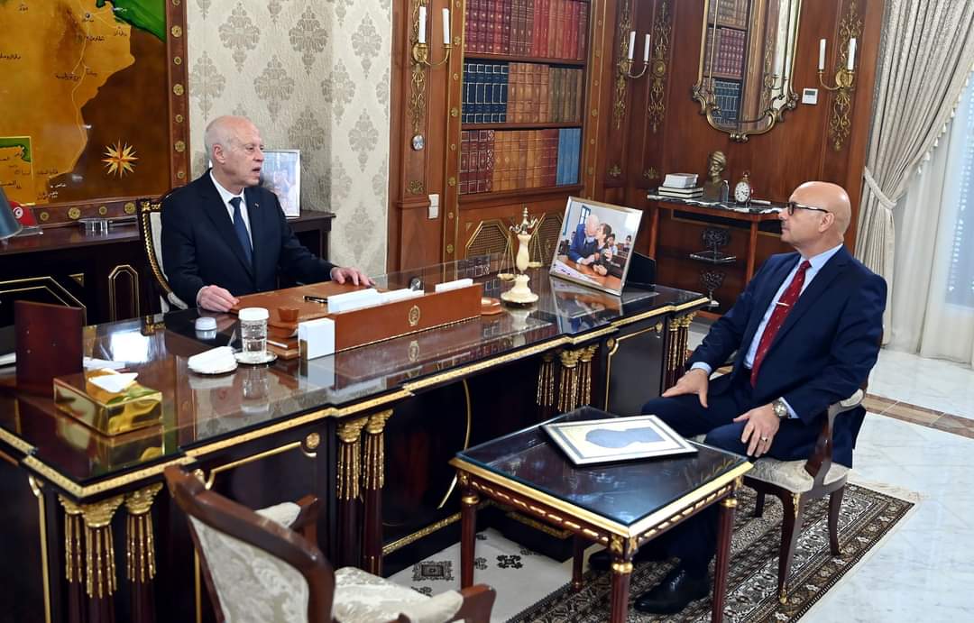 سعيد يؤكد على ضرورة توزيع الحبوب في كافة مناطق الجمهورية بشكل يضع حدا لاختلال التوزيع