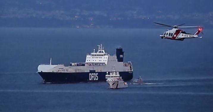 إيطاليا تنقذ سفينة تركية من هجوم قراصنة قرب نابولي