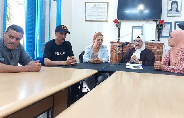   طالبوا بتسوية وضعياتهم.. في ندوة صحفية..  عمال الحضائر من فئة 45 - 55 سنة يعلنون عن الدخول في اعتصام مفتوح