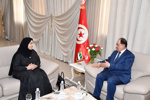 وزير الداخلية يستقبل سفيرة  الإمارات بتونس