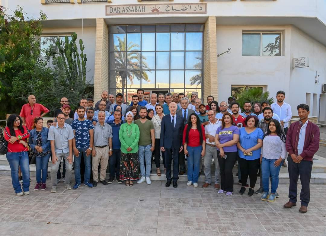  رئيس الجمهورية في زيارة فجئية إلى "دار الصباح":  التفويت في "دار الصباح" أشبه ببيع متحف باردو