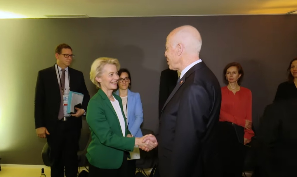 رئيس الدولة يتحادث في باريس مع رئيسة المفوضية الاوروبية