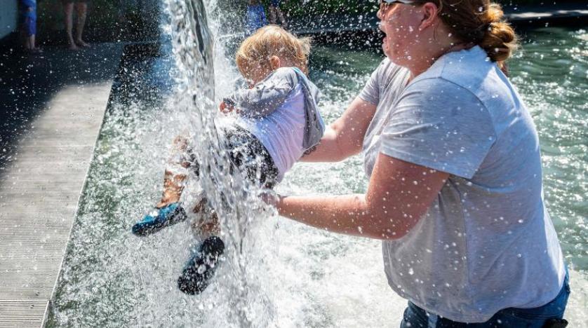 موجات الحرّ تثير المخاوف بشأن صحّة المسنين والأطفال والحوامل..