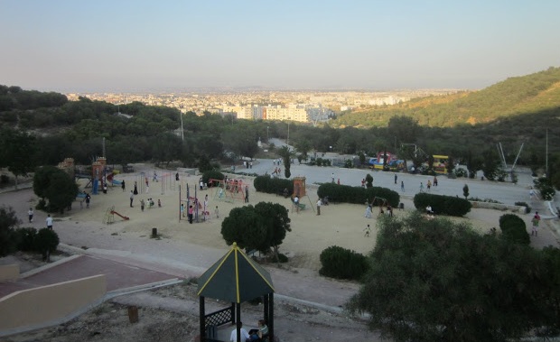 تردي البنية التحتية بمنتزه النحلي.. والمتساكون يدعون وزارة البيئة إلى التدخل العاجل