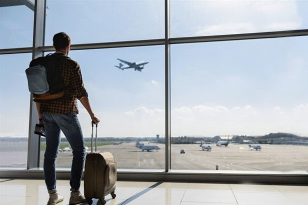  جامعاتنا التونسية غير جاذبة للمتميزين..  متفوقون في الباكالوريا يختارون الهجرة وحلم الدراسة بالخارج..