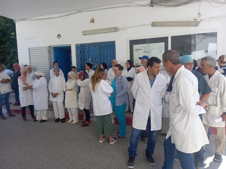 أعوان معهد القصاب ينفذون وقفة احتجاجية