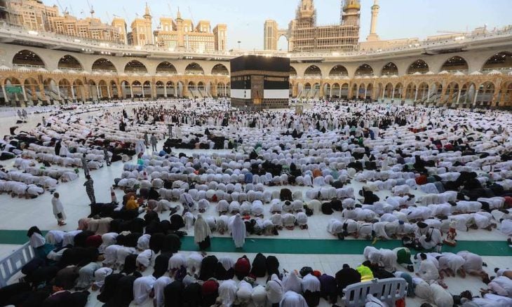 السعودية.. جموع تؤدي صلاة عيد الأضحى في الحرمين الشريفين
