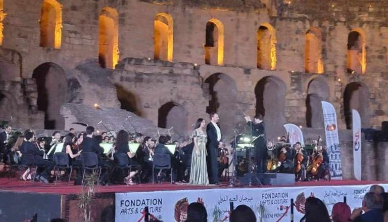 الأركاستر السمفوني التونسي والمايستر ومانفريد موساور على المسرح الاثري بالجم ..  رسالة  الفن الخالد من فيينا  تفتتح المهرجان الدولي للموسيقى السمفونية