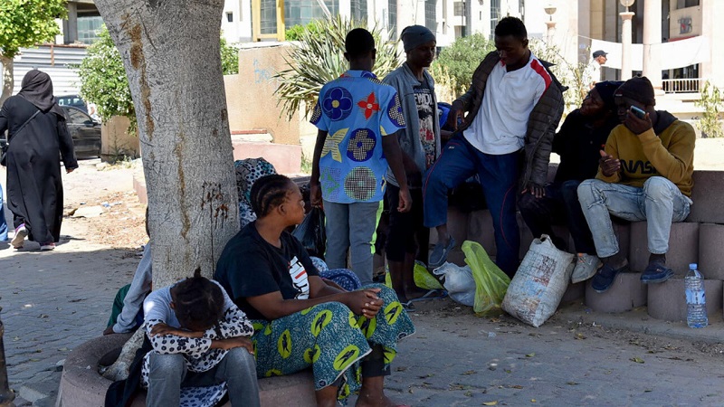 أعدتها الرابطة والمعهد العربي لحقوق الإنسان..   مبادرة في عشر نقاط لحل أزمة المهاجرين واللجوء في تونس