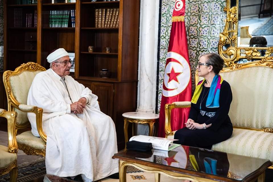 رئيسة الحكومة تهنىء مفتي الجمهورية التونسية بنجاح موسم الحج