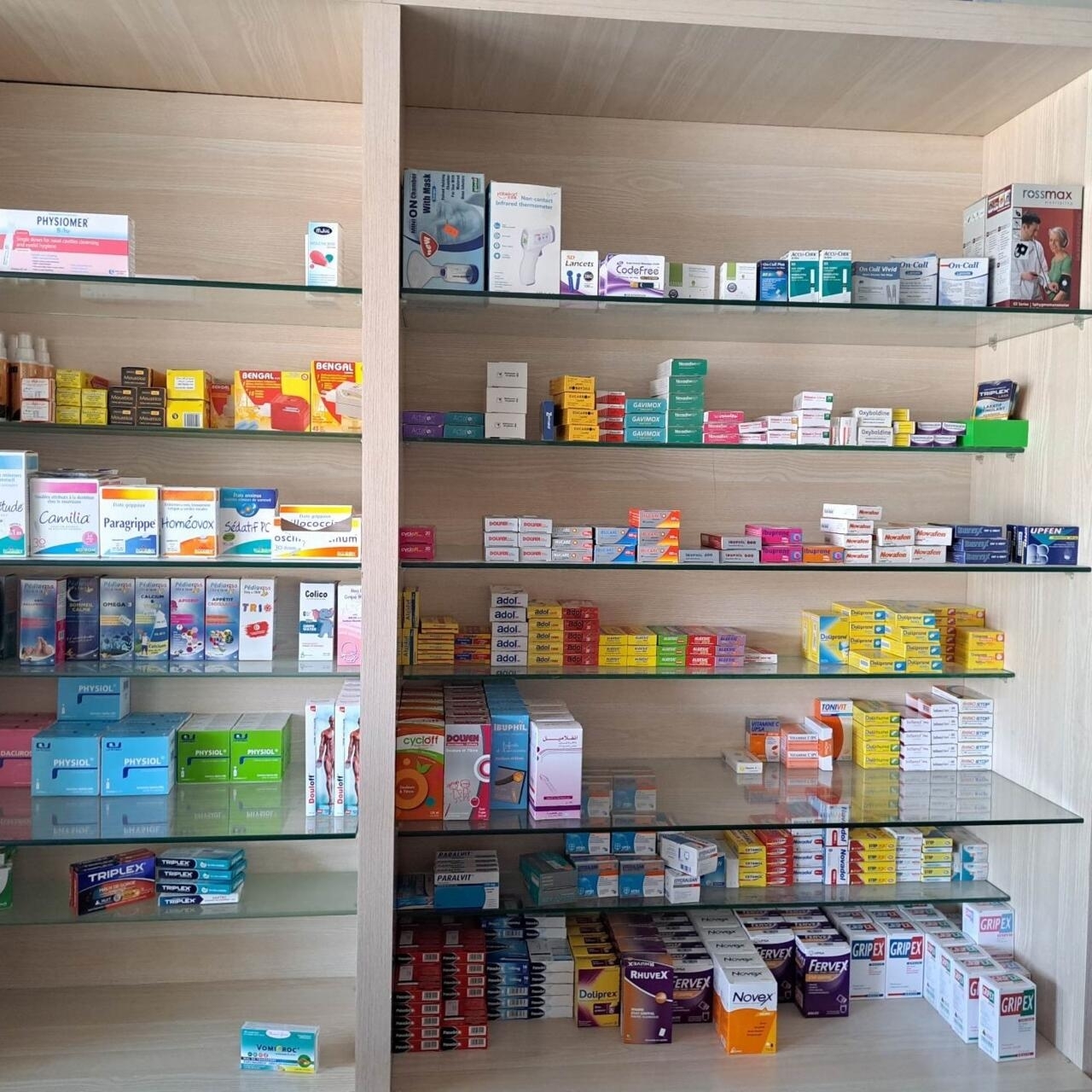 شملت الأمراض المزمنة.. علاج السرطان.. التحاليل.. وحتى المسكنات والضمادات..  تونسيون دون علاج.. خط أول خارج الخدمة.. ومستشفيات دون أدوية..