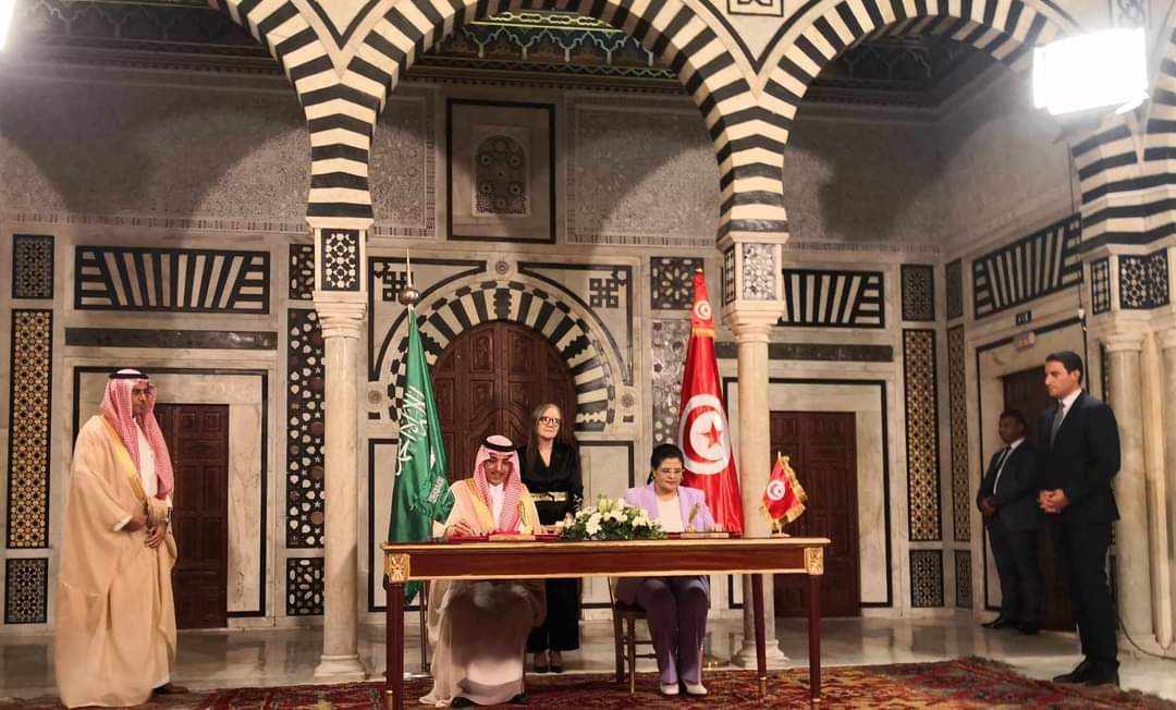 في شكل قرض ومنحة ..  تمويلات جديدة تمنحها السعودية لتونس بقيمة 1500 مليون دينار  