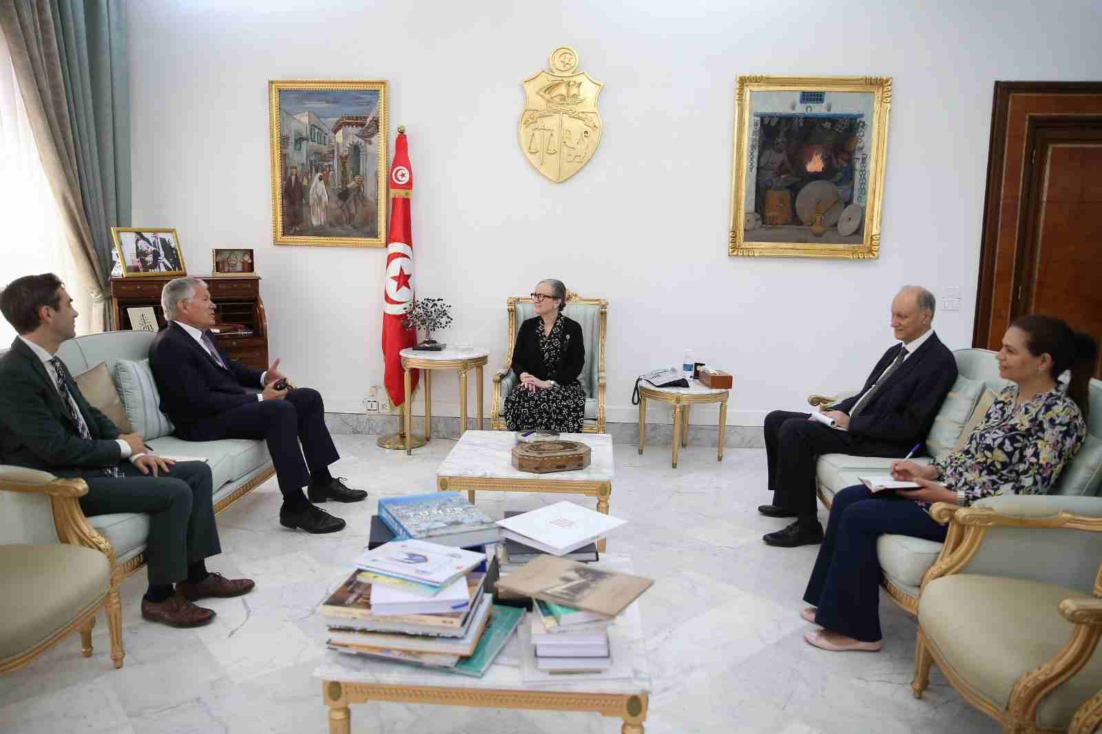 بودن تستقبل السفير الفرنسي بتونس