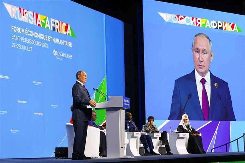 في المنتدى الروسي الإفريقي..  طمأنة الأفارقة حول إمدادات الحبوب.. وتوقيع أولى الاتفاقيات الاقتصادية