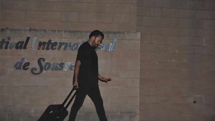 مسرحيّة"  فيزا"لكريم الغربي بمهرجان سوسة الدولي.. الضحكة الهادفة والنقد الساخر