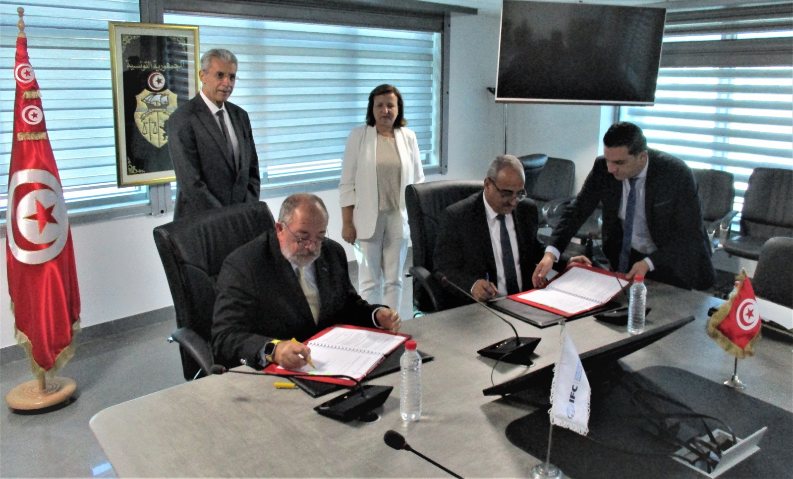 توقيع اتفاقية بين فسفاط قفصة والمؤسسة المالية الدولية لتمويل دراسة لإنجاز مشروع للنقل الهيدروليكي للفسفاط التجاري