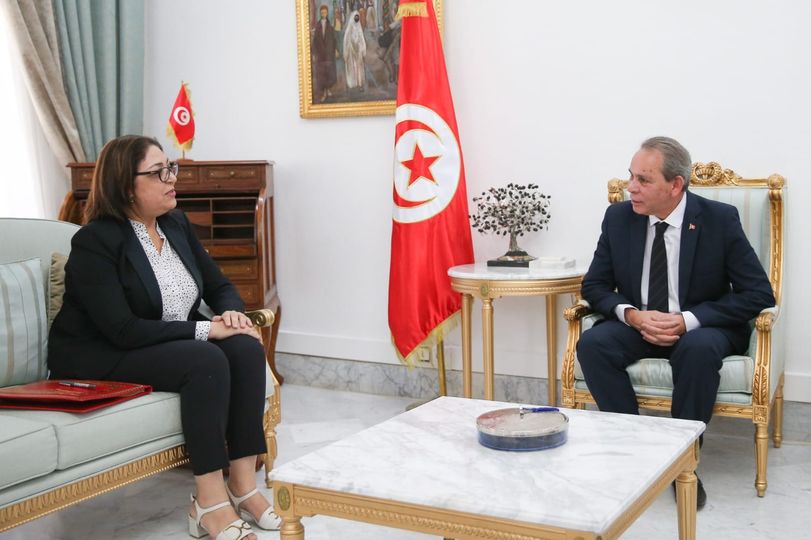 التزود بمادة الخبز محور لقاء رئيس الحكومة بوزيرة التجارة