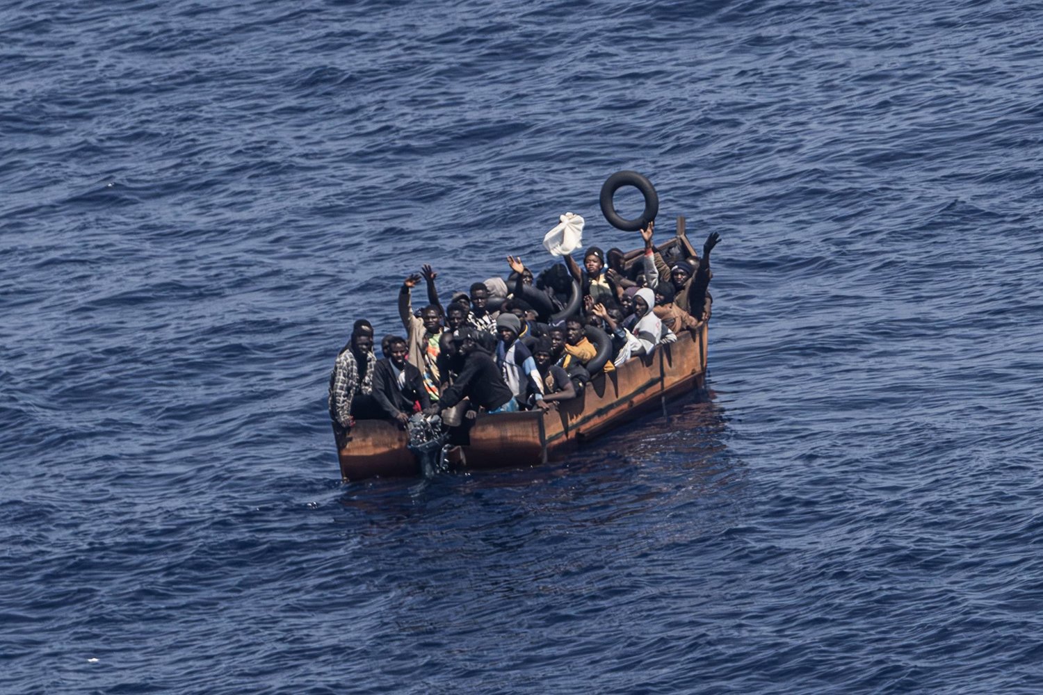 قدموا من السواحل التونسية: الشرطة الإيطالية تنقذ 45 مهاجرا 